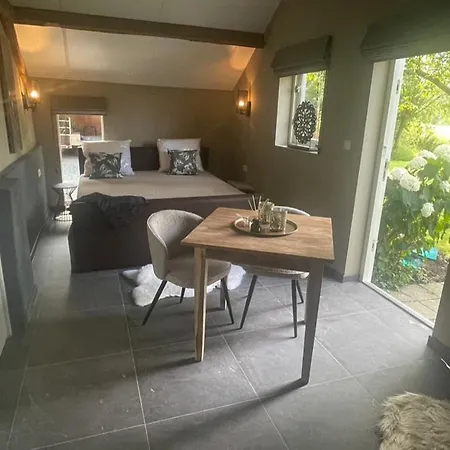 Bed & Breakfast+ De Kooimolen